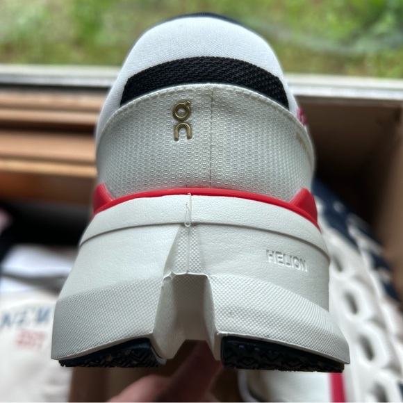 On Men’s Size 14 Running Shoes | NWT | White Blue Red gold | No Lid on clouds - Picture 6 of 14